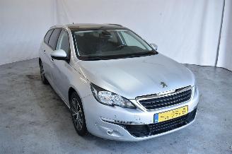 Schadeauto Peugeot 308 1.2 PureT.Blue L. Ex 2017/3