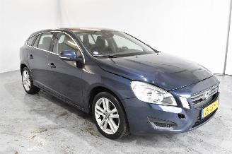 Unfallwagen Volvo V-60 1.6 T3 Momentum 2012/6