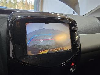 Peugeot 108 1.2 VTi Allure picture 33