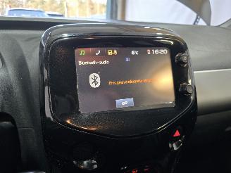 Peugeot 108 1.2 VTi Allure picture 32