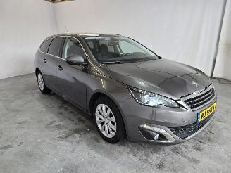 damaged passenger cars Peugeot 308 1.2 PureTech Allure 2017/11