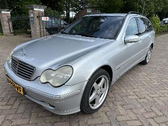 uszkodzony samochody osobowe Mercedes C-klasse C 200 KOMPRESSOR 2001/4