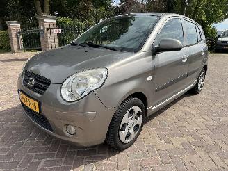 Vaurioauto  passenger cars Kia Picanto 1.0 Seven 2010/1