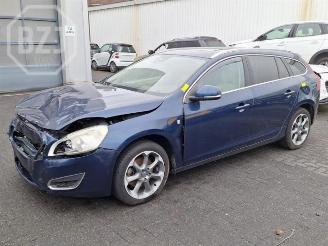 Salvage car Volvo V-60 V60 I (FW/GW), Combi, 2010 / 2018 1.6 DRIVe 2013