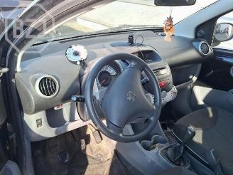 Peugeot 107 107, Hatchback, 2005 / 2014 1.0 12V picture 5