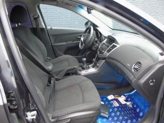 Chevrolet Cruze Cruze (305), Hatchback, 2010 / 2015 1.6 16V VVT picture 5