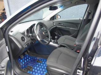 Chevrolet Cruze Cruze (305), Hatchback, 2010 / 2015 1.6 16V VVT picture 6