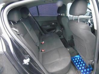 Chevrolet Cruze Cruze (305), Hatchback, 2010 / 2015 1.6 16V VVT picture 4