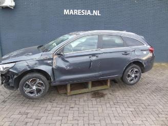 Vrakbiler auto Hyundai I-30 i30 Wagon (PDEF), Combi, 2017 1.5 T-GDI 16V Hybrid 48V 2022/1