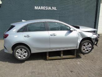 Salvage car Kia Cee d  2024/3
