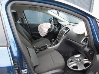 Opel Astra Astra J (PC6/PD6/PE6/PF6), Hatchback 5-drs, 2009 / 2015 1.6 16V Ecotec picture 4