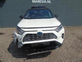 Vrakbiler auto Toyota Rav-4 RAV4 (A5), Terreinwagen, 2018 2.5 Hybrid 16V AWD 2019/10
