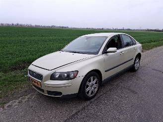 Purkuautot passenger cars Volvo S-40 1.8 16v 2004/10