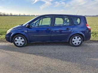 damaged passenger cars Renault Mégane Scénic 1.5 dCi 2005/7