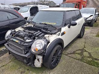 Démontage voiture Mini One  2007/10