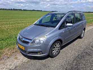 damaged passenger cars Opel Zafira B 1.8 16V 2007/9