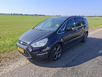 Vaurioauto  passenger cars Ford S-Max 1.6 16v SCTI 2011/9