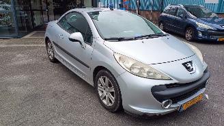 Peugeot 208 16VTi picture 3