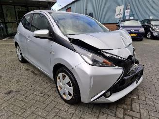 Toyota Aygo 1.0 VTTi X-play picture 3