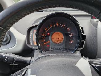 Toyota Aygo 1.0 VTTi X-play picture 11