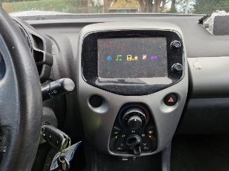 Toyota Aygo 1.0 VTTi X-play picture 12