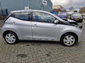 Toyota Aygo 1.0 VTTi X-play picture 4