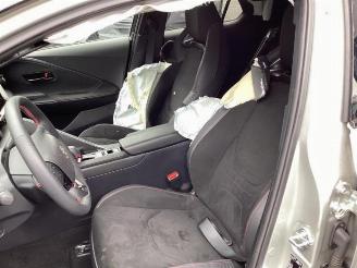 Toyota C-HR C-HR (X2,H2), SUV, 2023 2.0 16V Hybrid 200 picture 10