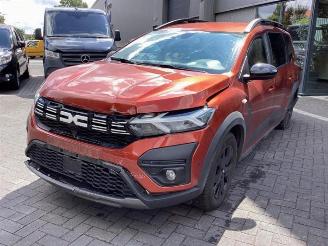 Salvage car Dacia Jogger Jogger, MPV, 2022 1.0 TCe 100 Bi-Fuel , ECO-G 12V 2022/12