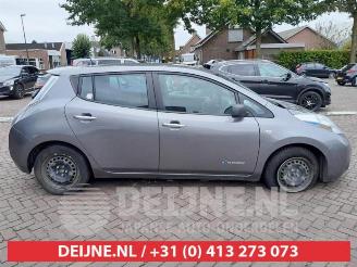 Nissan Leaf Leaf (ZE0), Hatchback, 2010 / 2017 Leaf picture 8