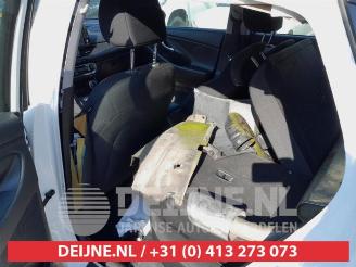 Hyundai I-30 i30 (PDEB5/PDEBB/PDEBD/PDEBE), Hatchback, 2016 1.0 T-GDI 12V picture 15