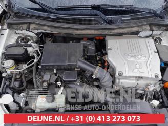 Mitsubishi Outlander Outlander (GF/GG), SUV, 2012 / 2022 2.0 16V PHEV 4x4 picture 24