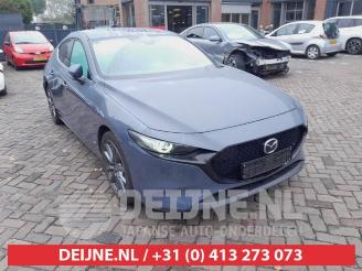 skadebil auto Mazda 3 3 Sport (BP), Hatchback, 2018 2.0 e-SkyActiv-G 150 16V 2021/6