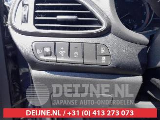 Hyundai I-30 i30 Wagon (PDEF5), Combi, 2017 1.0 T-GDI 12V picture 18