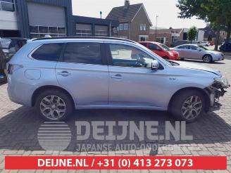 Mitsubishi Outlander Outlander (GF/GG), SUV, 2012 / 2022 2.0 16V PHEV 4x4 picture 8