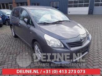 Vrakbiler auto Toyota Verso Verso, MPV, 2009 / 2018 1.8 16V VVT-i 2011/2