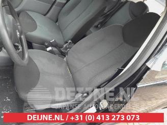 Toyota Aygo Aygo (B10), Hatchback, 2005 / 2014 1.0 12V VVT-i picture 14