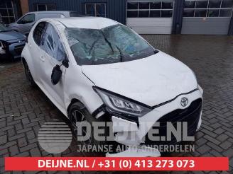 Vrakbiler auto Toyota Yaris Yaris IV (P21/PA1/PH1), Hatchback, 2020 1.5 12V Hybrid 115 2024