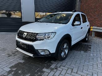 skadebil auto Dacia Sandero STEPWAY 0.9 Tce NAVI / CRUISE / PDC 2019/6