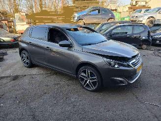 rozbiórka samochody osobowe Peugeot 308 308 (L3/L8/LB/LH/LP) Hatchback 5-drs 1.2 12V e-THP PureTech 130 (EB2DTS(HNY)) [96kW] 2015/8