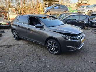  Peugeot 308 08 (L3/L8/LB/LH/LP) Hatchback 5-drs 1.2 12V e-THP PureTech 130 (EB2DTS(HNY)) [96kW] 2015/8