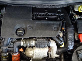 Peugeot 2008 1.6 HDI picture 5