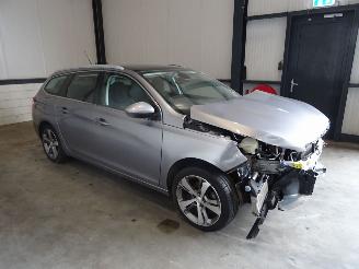 Peugeot 308 1.2 THP picture 4