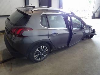 Peugeot 2008 1.2 THP picture 3