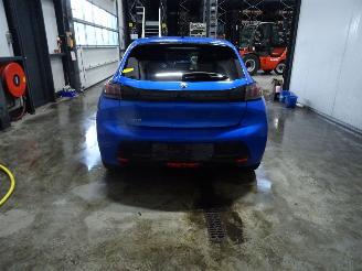 Peugeot 208 1.2 THP picture 2