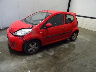Vrakbiler auto Peugeot 107  2013/12