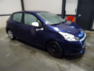 Purkuautot passenger cars Peugeot 208 1.2 VTI 2017/10