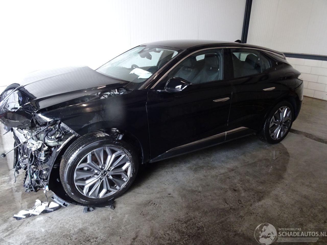 DS Automobiles DS 4 Crossback 1.6 E-TENSE HYBRIDE