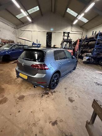 Volkswagen Golf 2.0 tsi GTI performance picture 3