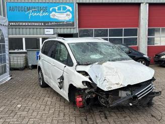 Salvage car Volkswagen Touran Touran (5T1), MPV, 2015 2.0 TDI 150 2017/6