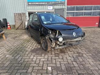 Coche siniestrado Renault Twingo Twingo II (CN), Hatchback 3-drs, 2007 / 2014 1.5 dCi 75 FAP 2013/1
